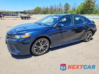 2018 TOYOTA CAMRY SE 4T1B11HK0JU528581 - główne zdjęcie licytacji z USA - miniatura