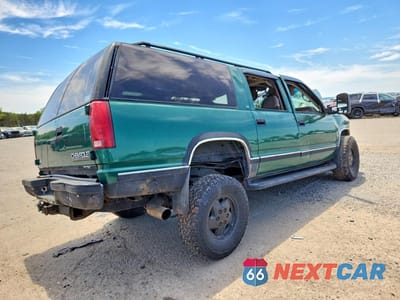 Trzecie zdjęcie samochodu z tyłu: 1999 CHEVROLET SUBURBAN K1500 VIN:3GNFK16R2XG199002 - miniatura