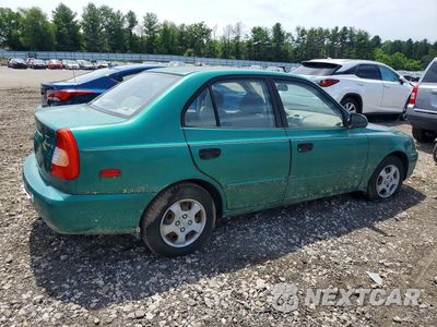 Trzecie zdjęcie samochodu z tyłu: 2001 HYUNDAI ACCENT GL VIN:KMHCG45C91U169698 - miniatura