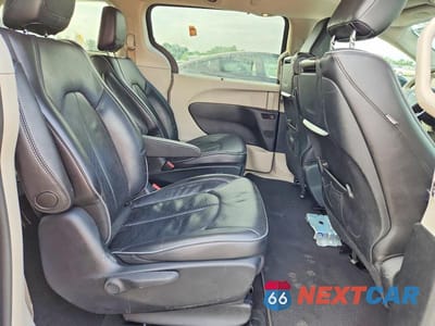 Zdjęcie 11 z 13 samochodu: 2018 CHRYSLER PACIFICA HYBRID LIMITED VIN:2C4RC1N73JR178485 - miniatura