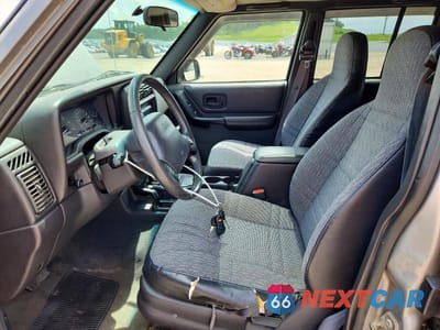 Zdjęcie 7 z 12 samochodu: 2001 JEEP CHEROKEE SPORT VIN:1J4FF48S71L536184 - miniatura