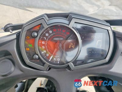 Zdjęcie 7 z 9 samochodu: 2019 KAWASAKI EX650 F VIN:JKAEXEK12KDA32977 - miniatura