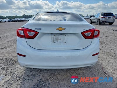 Zdjęcie 6 z 12 samochodu: 2018 CHEVROLET CRUZE LT VIN:1G1BE5SM8J7116801 - miniatura