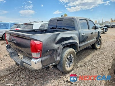 Trzecie zdjęcie samochodu z tyłu: 2019 TOYOTA TACOMA SR5 V6 VIN:3TMCZ5ANXKM211653 - miniatura