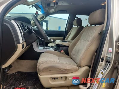 Zdjęcie 7 z 13 samochodu: 2008 TOYOTA TUNDRA SR5 VIN:5TFEV54128X035147 - miniatura