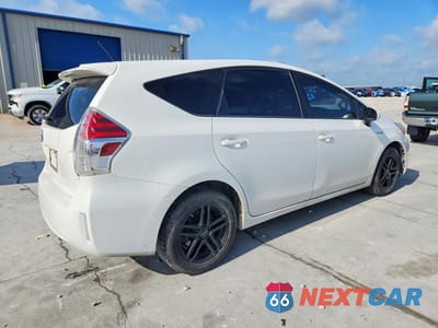 Trzecie zdjęcie samochodu z tyłu: 2016 TOYOTA PRIUS V TWO VIN:JTDZN3EU2GJ044124 - miniatura