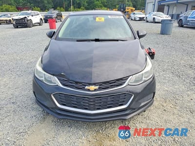 Piąte zdjęcie samochodu w środku: 2017 CHEVROLET CRUZE LS VIN:1G1BC5SMXH7262701 - miniatura