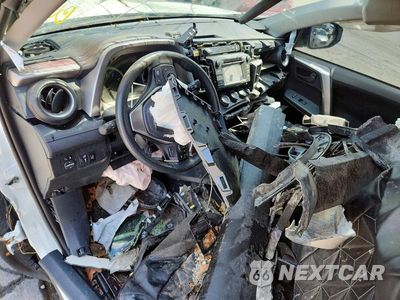 Zdjęcie 8 z 12 samochodu: 2017 TOYOTA RAV4 LE VIN:JTMZFREV9HJ707909 - miniatura