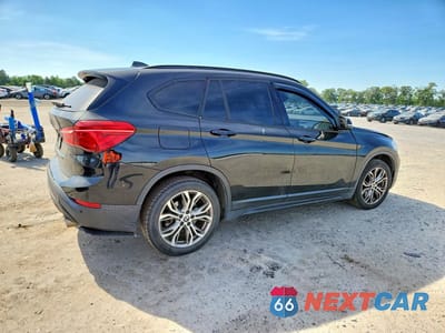Trzecie zdjęcie samochodu z tyłu: 2017 BMW X1 XDRIVE28I VIN:WBXHT3Z30H4A52098 - miniatura