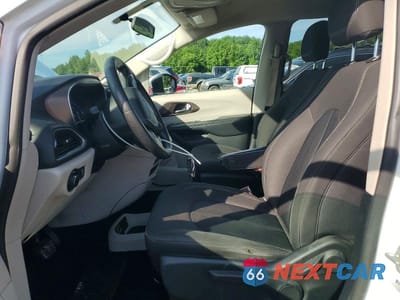 Zdjęcie 7 z 14 samochodu: 2020 CHRYSLER VOYAGER L VIN:2C4RC1AG7LR108836 - miniatura