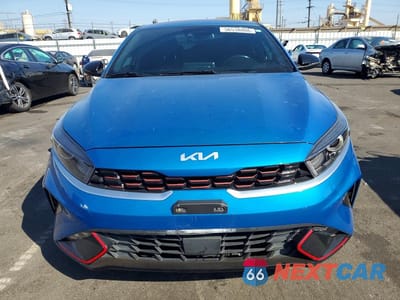 Piąte zdjęcie samochodu w środku: 2023 KIA FORTE GT LINE VIN:3KPF54AD5PE609509 - miniatura