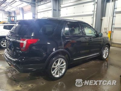 Trzecie zdjęcie samochodu z tyłu: 2018 FORD EXPLORER XLT VIN:1FM5K8D80JGA18601 - miniatura