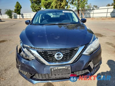 Piąte zdjęcie samochodu w środku: 2017 NISSAN SENTRA SV VIN:3N1AB7AP8HL640302 - miniatura