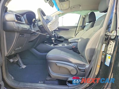 Zdjęcie 7 z 13 samochodu: 2019 KIA SORENTO L VIN:5XYPG4A31KG581337 - miniatura