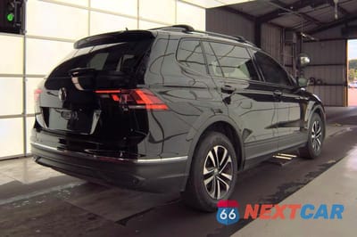 Czwarte zdjęcie samochodu z boku: 2022 VOLKSWAGEN TIGUAN S VIN:3VV1B7AX0NM062233 - miniatura