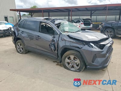 Czwarte zdjęcie samochodu z boku: 2024 TOYOTA RAV4 XLE VIN:2T3W1RFV7RW308595 - miniatura