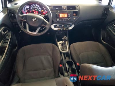 Zdjęcie 8 z 12 samochodu: 2015 KIA RIO LX VIN:KNADM4A37F6515733 - miniatura