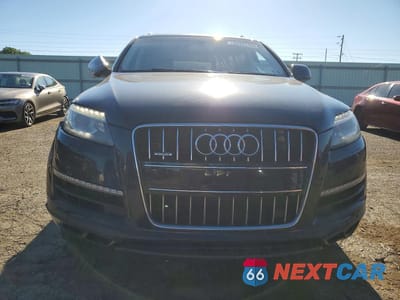 Piąte zdjęcie samochodu w środku: 2013 AUDI Q7 PREMIUM PLUS VIN:WA1LMAFE8DD012240 - miniatura