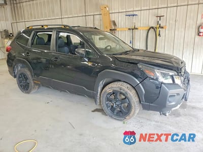 Czwarte zdjęcie samochodu z boku: 2022 SUBARU FORESTER WILDERNESS VIN:JF2SKAMC3NH501715 - miniatura