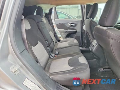 Zdjęcie 10 z 12 samochodu: 2014 JEEP CHEROKEE LATITUDE VIN:1C4PJMCS4EW252077 - miniatura