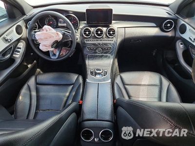Zdjęcie 8 z 13 samochodu: 2018 MERCEDES-BENZ C 300 4MATIC VIN:55SWF4KB4JU272342 - miniatura
