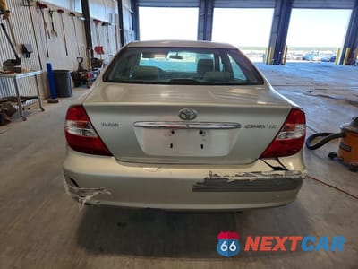 Zdjęcie 6 z 12 samochodu: 2002 TOYOTA CAMRY LE VIN:JTDBE32K820045555 - miniatura