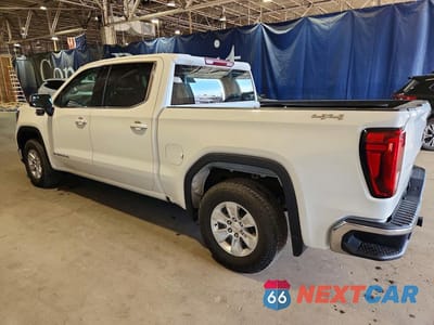 Drugie zdjęcie samochodu z przodu: 2023 GMC SIERRA K1500 SLE VIN:3GTUUBED7PG247616 - miniatura