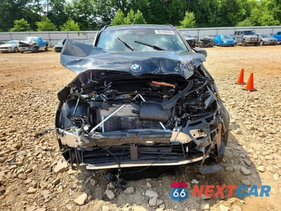 Piąte zdjęcie samochodu w środku: 2026 BMW X1 M35I VIN:WBX13EF03T5594190 - miniatura