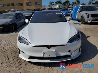 Piąte zdjęcie samochodu w środku: 2021 TESLA MODEL S VIN:5YJSA1E57MF454091 - miniatura