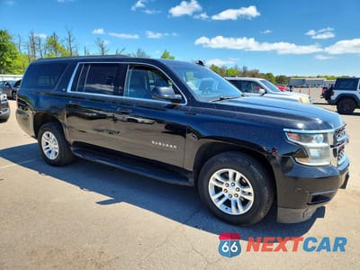 Czwarte zdjęcie samochodu z boku: 2019 CHEVROLET SUBURBAN K1500 LT VIN:1GNSKHKC8KR164224 - miniatura