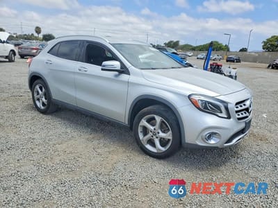 Czwarte zdjęcie samochodu z boku: 2019 MERCEDES-BENZ GLA 250 VIN:WDCTG4EB1KU011279 - miniatura