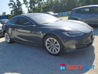 Czwarte zdjęcie samochodu z boku: 2017 TESLA MODEL S VIN:5YJSA1E21HF232447 - miniatura