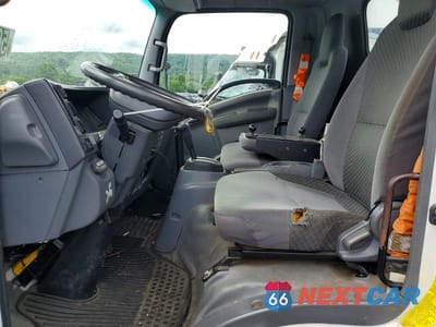 Zdjęcie 7 z 12 samochodu: 2015 ISUZU NPR HD DELIVERY TRUCK VIN:54DC4W1B2FS806015 - miniatura