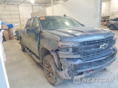 Czwarte zdjęcie samochodu z boku: 2020 CHEVROLET SILVERADO K1500 LT TRAIL BOSS VIN:1GCPYFED7LZ141850 - miniatura