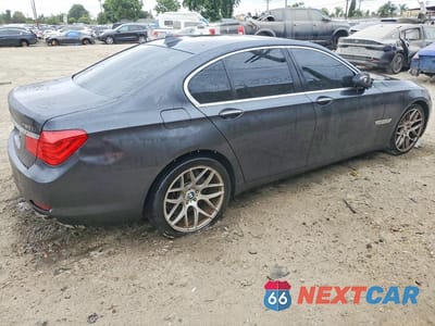 Trzecie zdjęcie samochodu z tyłu: 2011 BMW 750 XI VIN:WBAKC6C54BC394238 - miniatura