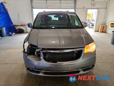 Piąte zdjęcie samochodu w środku: 2015 CHRYSLER TOWN & COUNTRY TOURING L VIN:2C4RC1CG4FR506488 - miniatura