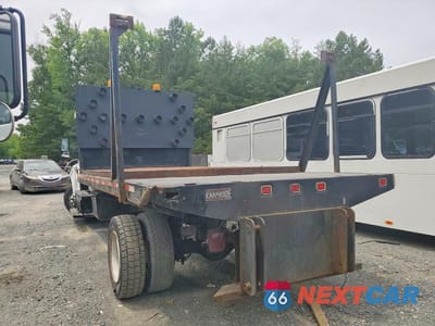 Trzecie zdjęcie samochodu z tyłu: 2016 FORD F650 SUPER DUTY VIN:1FDNW6EC2GDA01062 - miniatura