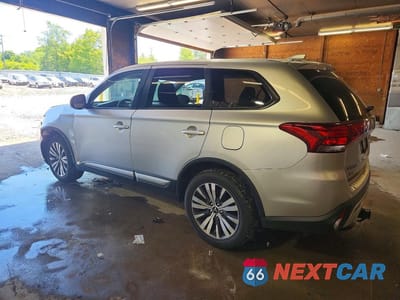 Drugie zdjęcie samochodu z przodu: 2019 MITSUBISHI OUTLANDER SE VIN:JA4AZ3A30KZ055576 - miniatura