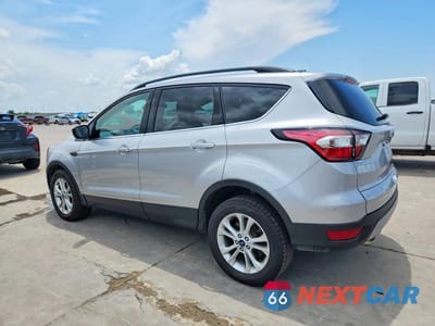 Drugie zdjęcie samochodu z przodu: 2018 FORD ESCAPE SE VIN:1FMCU9GD7JUA72821 - miniatura