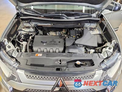 Zdjęcie 12 z 13 samochodu: 2020 MITSUBISHI OUTLANDER SE VIN:JA4AZ3A31LZ026668 - miniatura