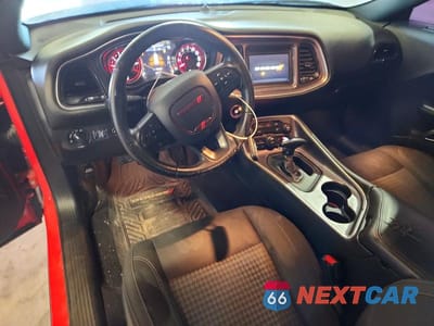 Zdjęcie 8 z 12 samochodu: 2018 DODGE CHALLENGER SXT VIN:2C3CDZAG2JH130834 - miniatura