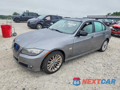 2011 BMW 328 XI WBAPK7C5XBF082860 - główne zdjęcie licytacji z USA - miniatura