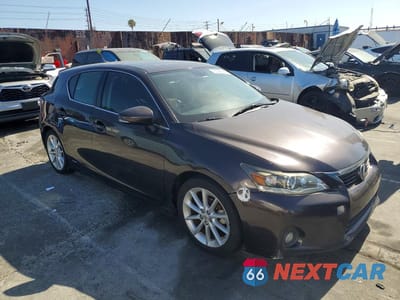 Czwarte zdjęcie samochodu z boku: 2013 LEXUS CT 200 VIN:JTHKD5BH8D2165414 - miniatura