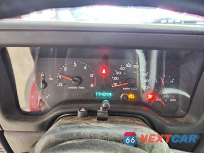 Zdjęcie 9 z 13 samochodu: 2005 JEEP WRANGLER / TJ UNLIMITED VIN:1J4FA44S55P353529 - miniatura