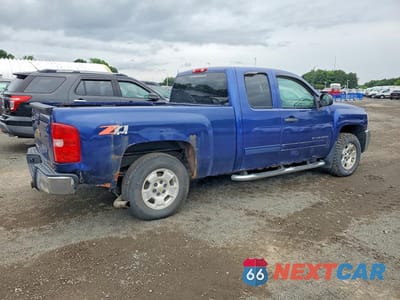 Trzecie zdjęcie samochodu z tyłu: 2013 CHEVROLET SILVERADO K1500 LT VIN:1GCRKSE70DZ197921 - miniatura