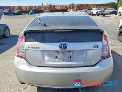Zdjęcie 6 z 12 samochodu: 2014 TOYOTA PRIUS TWO VIN:JTDKN3DU9E0363915 - miniatura