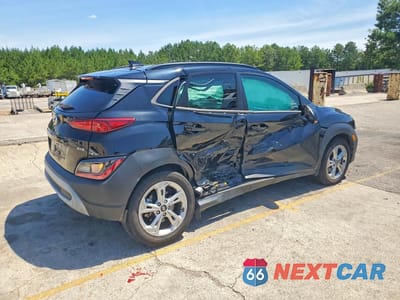 Trzecie zdjęcie samochodu z tyłu: 2023 HYUNDAI KONA SEL VIN:KM8K3CAB7PU957645 - miniatura