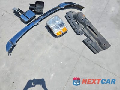 Zdjęcie 12 z 13 samochodu: 2013 CHEVROLET SILVERADO K2500 HEAVY DUTY VIN:1GC2KVCG3DZ132129 - miniatura