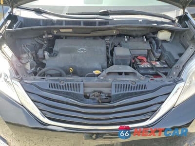 Zdjęcie 12 z 13 samochodu: 2013 TOYOTA SIENNA LE VIN:5TDKK3DC6DS348414 - miniatura