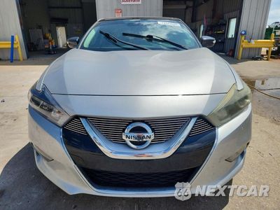 Piąte zdjęcie samochodu w środku: 2016 NISSAN MAXIMA PLATINUM VIN:1N4AA6AP3GC429437 - miniatura